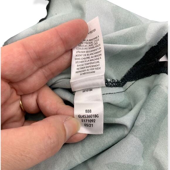 Zella Girls Printed Curved Hem T-Shirt Camo Black Size XL 14/16 NWT $35 MSRP - Picture 4 of 6